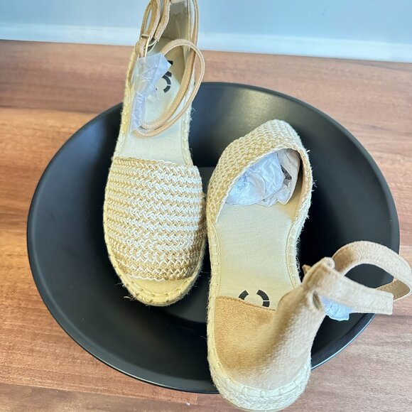 Neutral Woven Espadrille Sandals – Size 9 NWOT - Picture 1 of 8